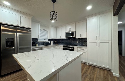 Alexandria House | A Home Away From Home - Rest, Relax, & Enjoy