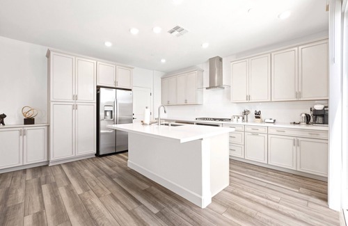 Folsom House | A Home Away From Home! 3 Bedroom, 2.5 Bathrooms New Home! New Furniture!