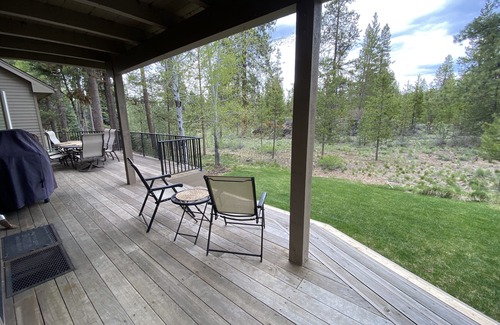 Deer Park House | A Home Away From Home! All the feel and warmth of home for family and friends.