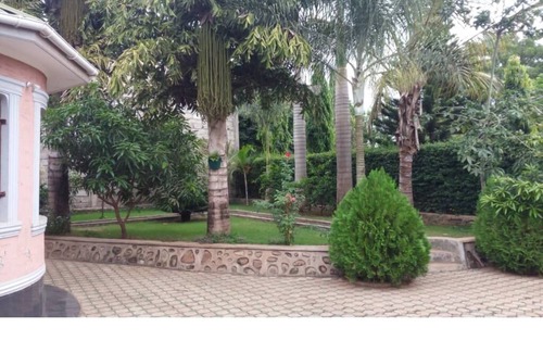 Kahe House | A home away from home, blissful home to enjoy a wonderful holiday gate away.