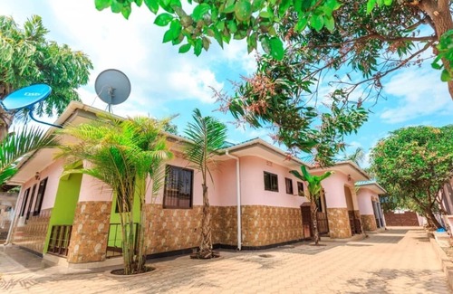 Kahe House | A home away from home, blissful home to enjoy a wonderful holiday gate away.