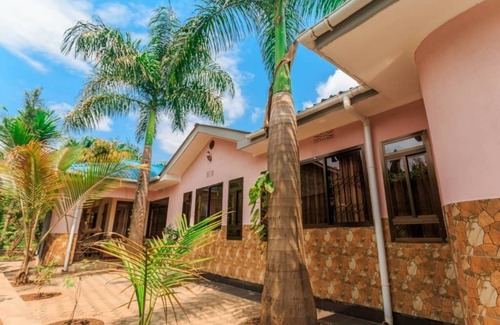 Kahe House | A home away from home, blissful home to enjoy a wonderful holiday gate away.