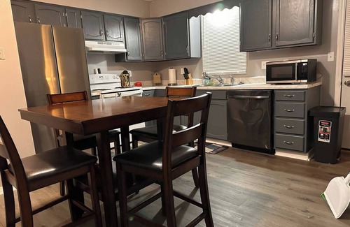 Columbia Apartment | ~A Home Away From Home~Sleeps 8~nn