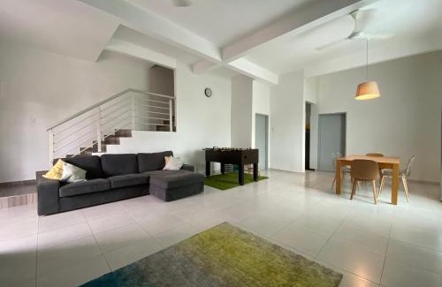 Tanjung Kling House | A home with private pool, KebunStorey
