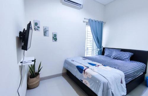 Sedati House | a Homey place near Airport