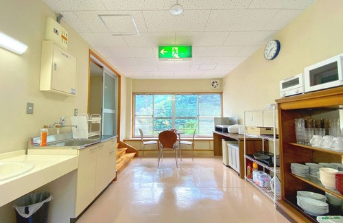 Kawanehon Apartment | A hot spring inn located in the Chiku Gorge surrou/Haibaragun Shizuoka