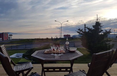 Skagastrond Cottage | A House Between Mountains and Coast in a Beautiful and Quiet sea Village