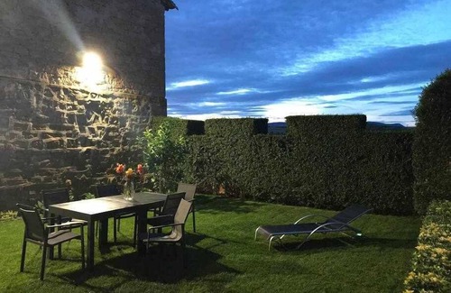 Herramelluri House | A house with a garden and beautiful views in La Rioja