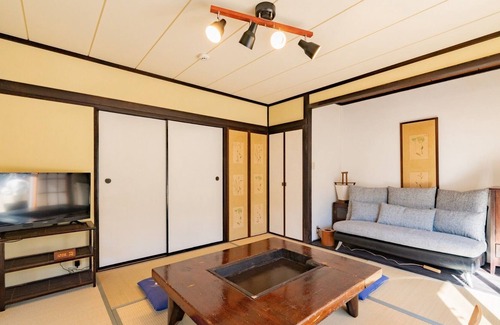 Yugawara House | A house with a spacious garden and a wooden deck / Ashigarashimo-gun Kanagawa