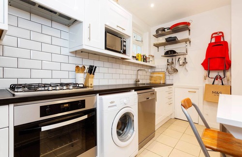 Queen's Gate House | A Kensington Mews, by Veeve