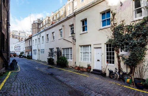 Queen's Gate House | A Kensington Mews, by Veeve