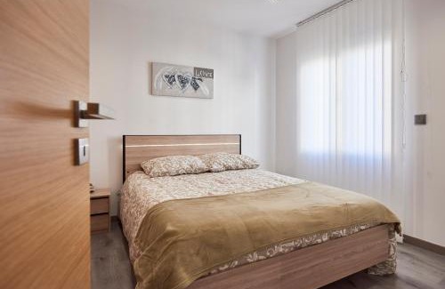 Le Pin Apartment | A L'Ombre du Pin "6" - Bright T2 near Disneyland and Paris, 1-4 Guests