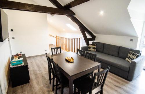 Le Pin Apartment | A L'Ombre du Pin - Large T4 Duplex near Disneyland and Paris, 1-7 Guests