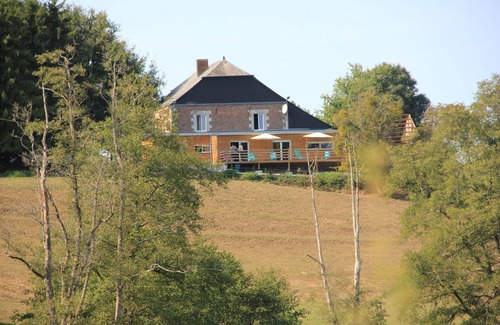 Signy-lAbbaye House | A L'OREE DU BOIS, 500 M2 GITE FOR 15 PEOPLE WITH SWIMMING POOL AND JACUZZI