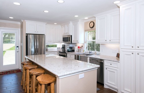 Seven Coves House | A lakefront getaway