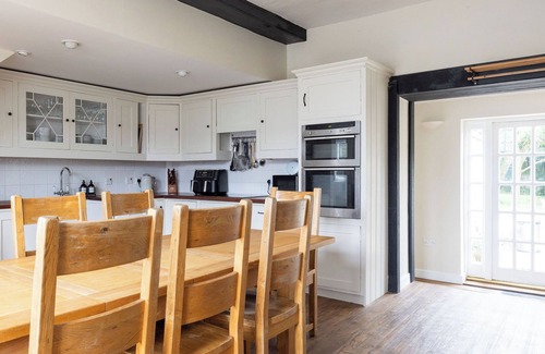 Selsey House | A large Georgian family style property