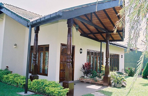 Moratuwa Bed & Breakfast | A Large room at "Charles Homestay" -Moratuwa, COLOMBO