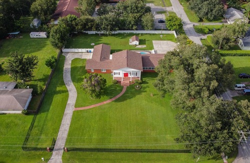 Brandon House | A Large Tropical 7 Bedroom Estate by RedAwning