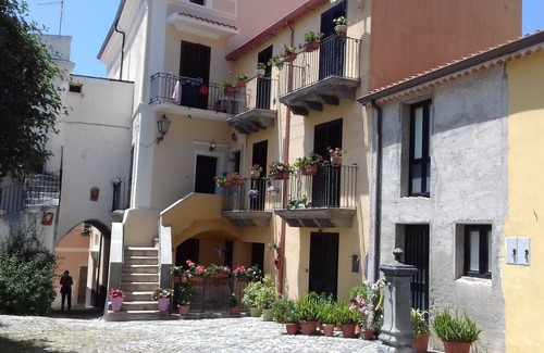 San Lucido House | A lighthouse in Calabria.