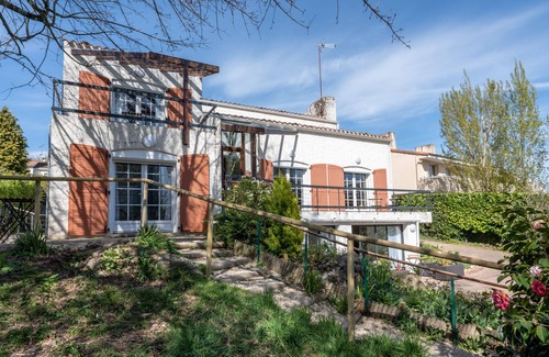 La Roche-sur-Yon Apartment | A little bit of greenery and calm in the middle of the city! The 1st.