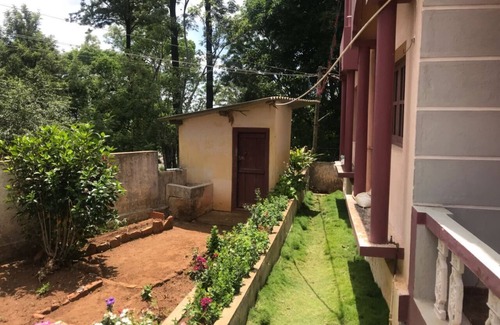 Yercaud House | A little bungalow near Yercaud bus stand