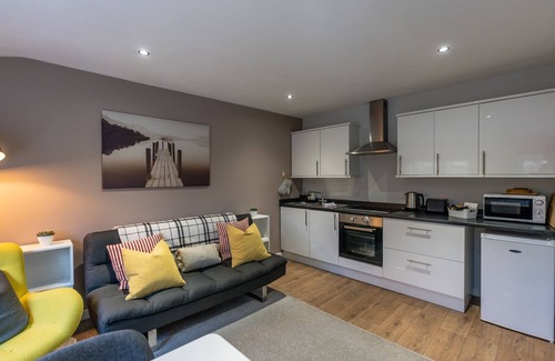 Marple Apartment | A little Gem of a place in the heart of Marple!
