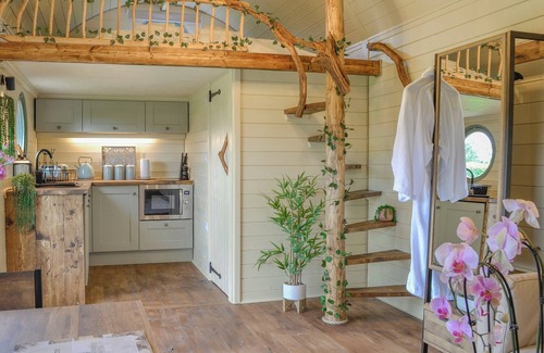Straiton Cottage | A little hidden gem - perfect romantic getaway.