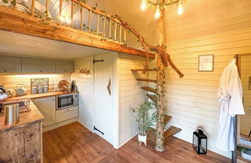 Straiton Cottage | A little hidden gem - perfect romantic getaway.