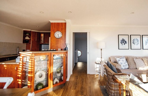 Guilderton House | A little LUXE & BIG views! n300 Meters to beach!nSleeps MAX 8; Pet friendly