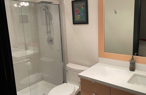 Central Lonsdale House | A little luxurious home away from home