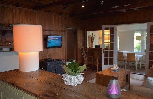 Gibsons Cabin | A Little Piece Of Paradise-Waterfront Cabin