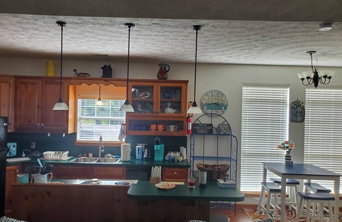 Houston Cottage | "A Little Secret" Cozy Cottage on Harris Brake Lake w/fishing Dock.Fully Stocked