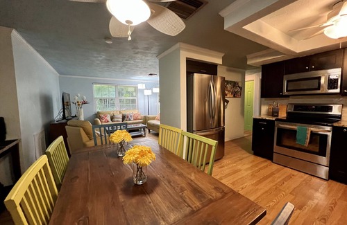 Lake Shore Estates House | A Little Slice of Key West on Lake Tarpon - Kayak and fish from the back yard