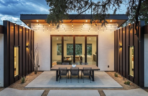 Yucca Valley House | 🌵A Little Tish - Secluded Stargazers Getaway with Hot Tub, BBQ & Game Room🌵