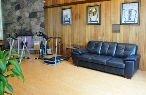 Markham Bed & Breakfast | A lovely bedroom in a house for singles