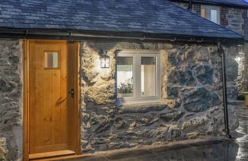 Llanfor Cottage | A lovely cosy cottage, just a mile from Bala town, a real treat for a vacation.