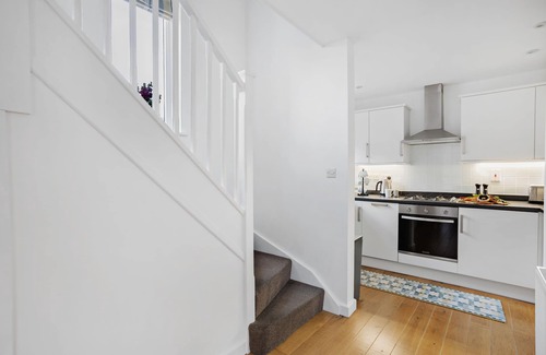 Woodbury Cottage | A lovely family and dog-friendly retreat in the East Devon countryside with private garden and log b
