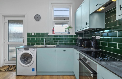 Seaford Apartment | A Lovely, Luxury flat close to attractions and beach