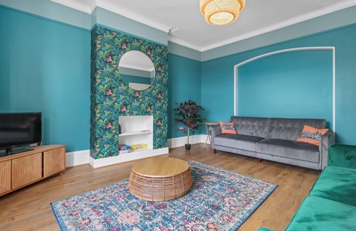 Seaford Apartment | A Lovely, Luxury flat close to attractions and beach