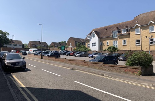 Royston Apartment | A Lovely One Bedroom Apartment - Centre of Town