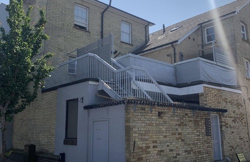 Royston Apartment | A Lovely One Bedroom Apartment - Centre of Town