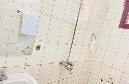 Kijitonyama House | A lovely Room With Breakfast and Jacuzzi
