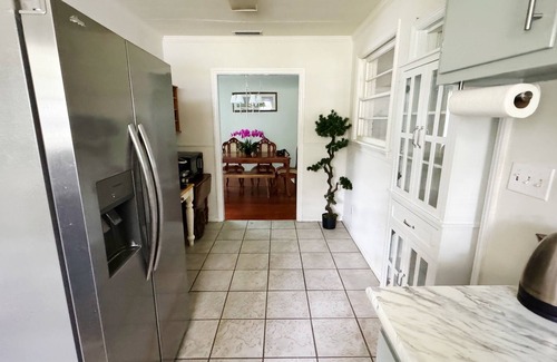 Valdosta House | A Loving Place at Garden McRee, we're Pet Lovers!