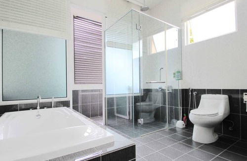 Cheras House | A Lux & Stylish 4BR House with Gazebo