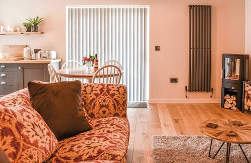 Talybont Cottage | A luxurious holiday home offering an enviable seaside location.