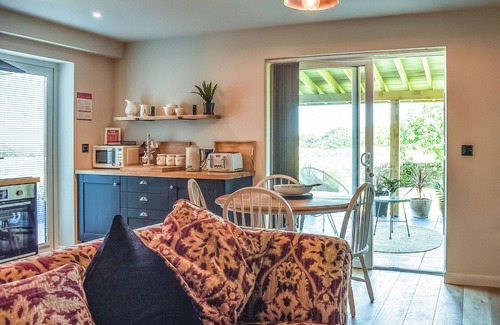 Talybont Cottage | A luxurious holiday home offering an enviable seaside location.
