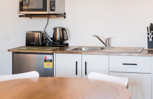 Mornington Apartment | A luxurious apartment right near the seaside!