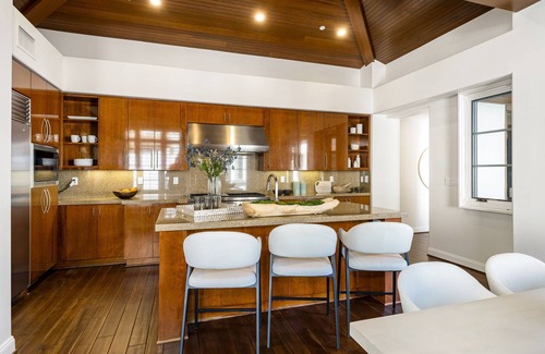 Historic Tennis Club Condo | A Luxurious Downtown Palm Springs Retreat with Views