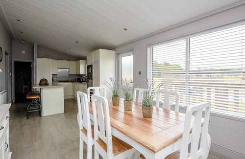 Bury St Edmunds Ski Chalet | A luxurious lodge with one master double with en suite shower room.