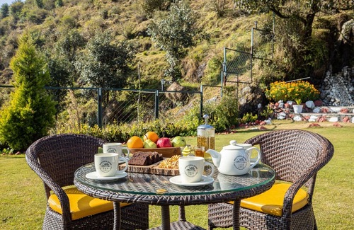 The Mall Road House | A Luxurious Mountain Bungalow with stunning views